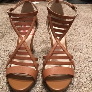 Kenneth Cole Pumps- NWT